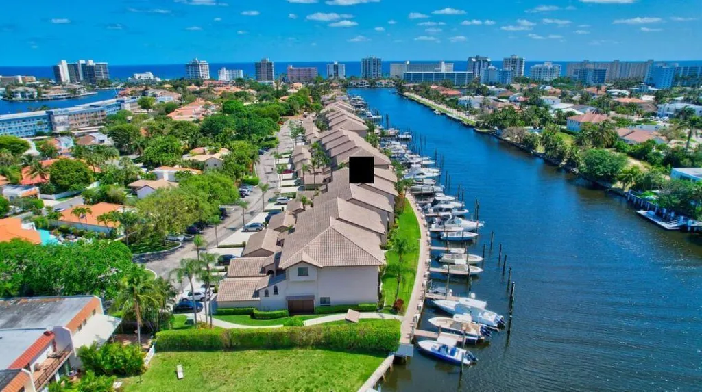 210 Captains Walk Delray Beach FL 33483