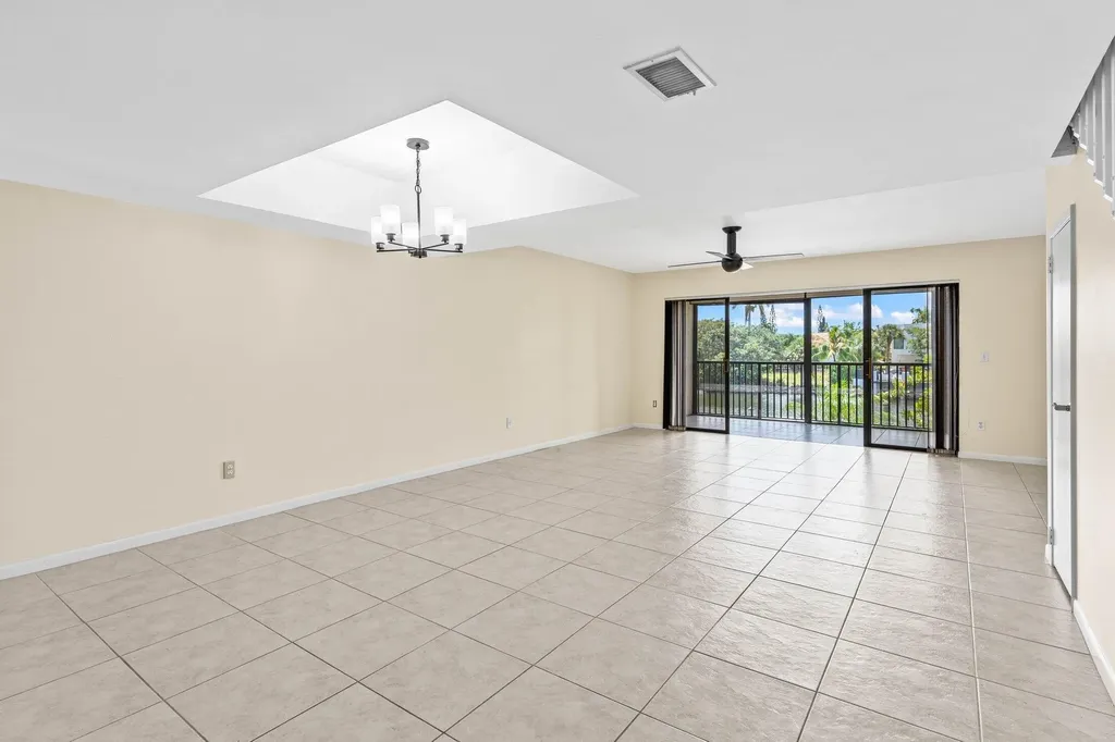 210 Captains Walk Delray Beach FL 33483