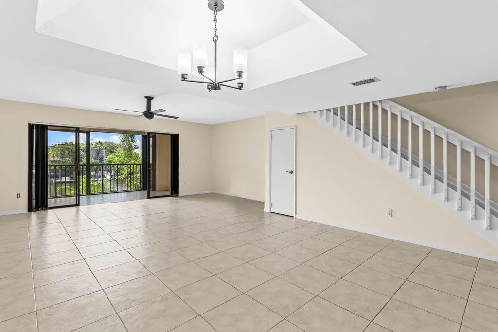 210 Captains Walk Delray Beach FL 33483