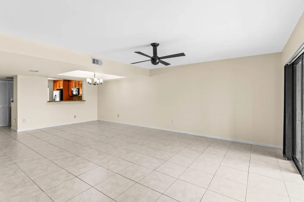 210 Captains Walk Delray Beach FL 33483