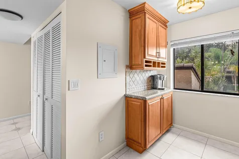 210 Captains Walk Delray Beach FL 33483