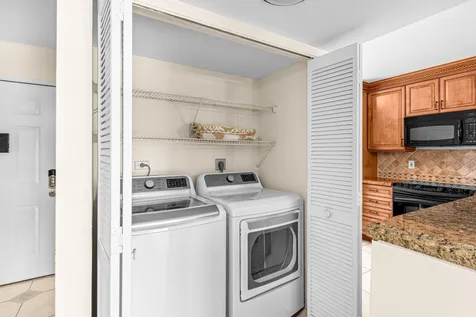 210 Captains Walk Delray Beach FL 33483