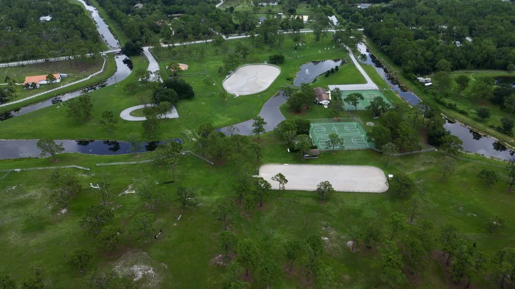 13229 Arrowwood Drive Palm Beach Gardens FL 33418