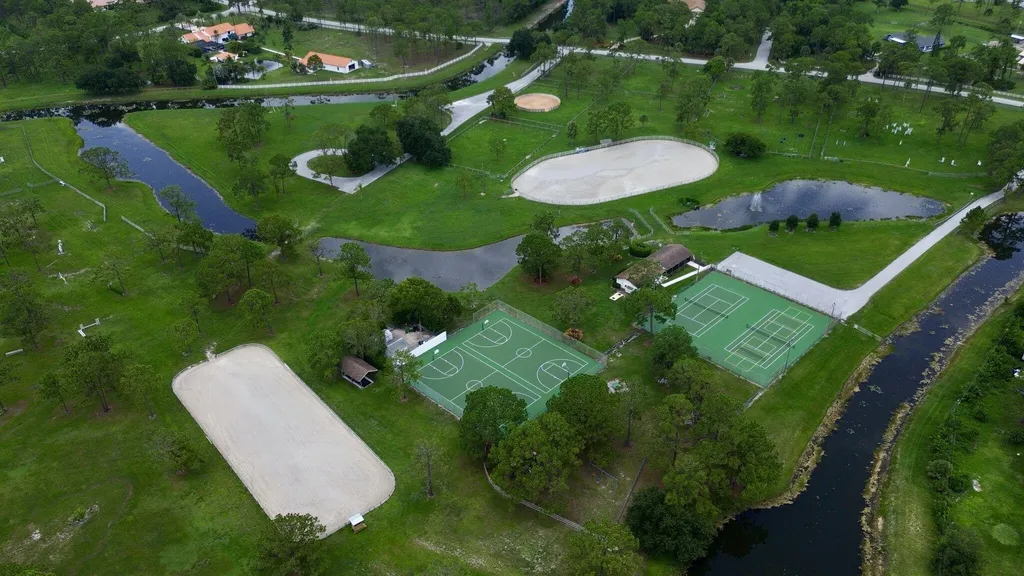 13229 Arrowwood Drive Palm Beach Gardens FL 33418