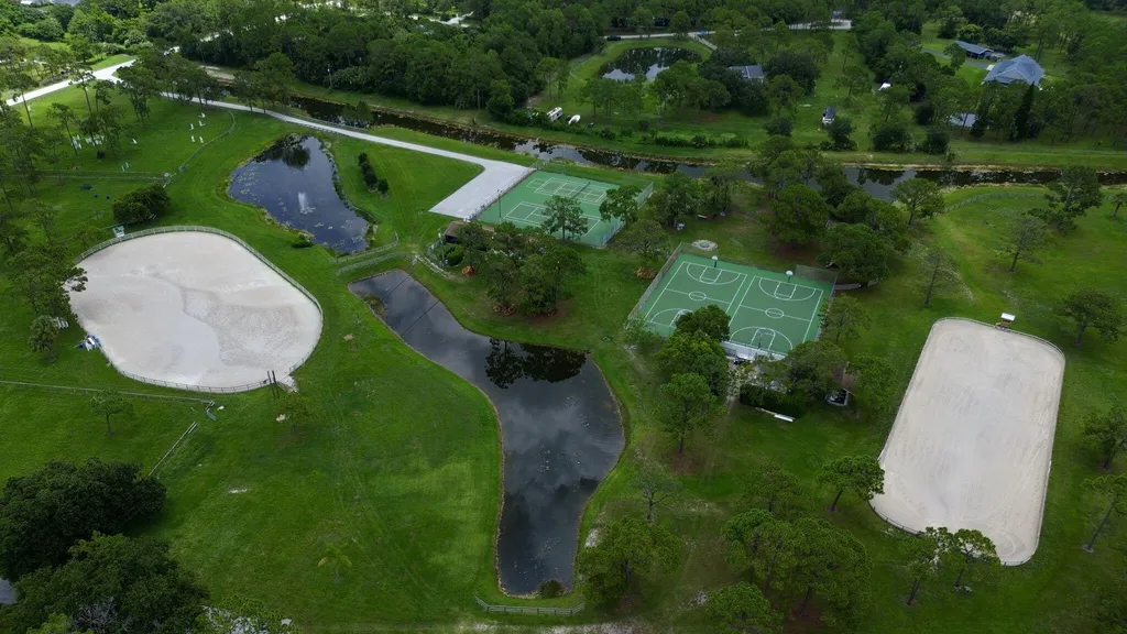 13229 Arrowwood Drive Palm Beach Gardens FL 33418