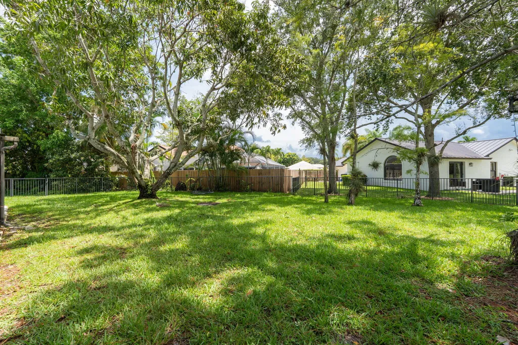 1738 Lindsey Court Wellington FL 33414