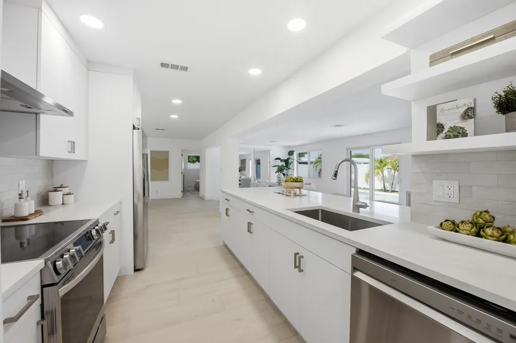 5621 NE 16th Avenue Fort Lauderdale FL 33334
