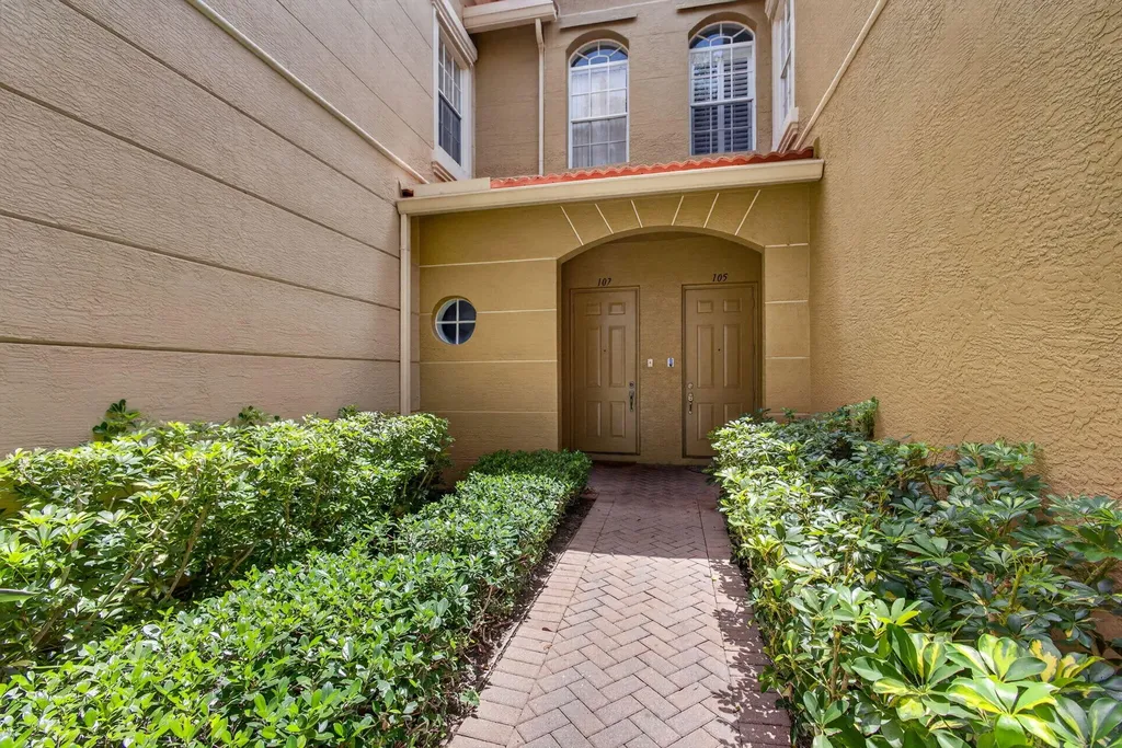 4991 Bonsai Circle Palm Beach Gardens FL 33418