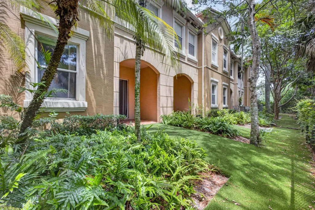 4991 Bonsai Circle Palm Beach Gardens FL 33418