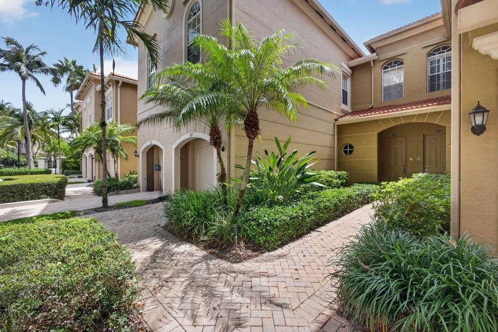 4991 Bonsai Circle Palm Beach Gardens FL 33418