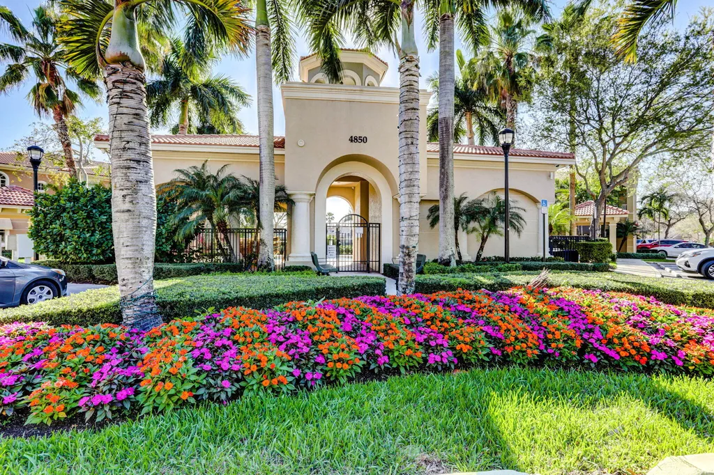 4991 Bonsai Circle Palm Beach Gardens FL 33418