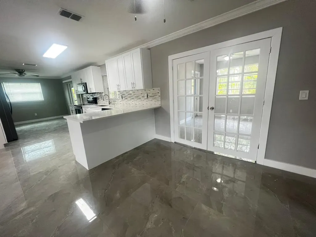 4585 Betelnut Street Boca Raton FL 33428