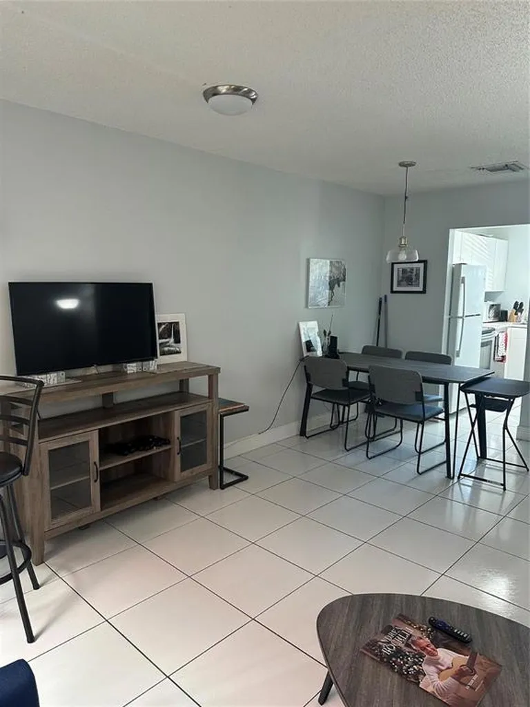 4121 NE 21st Terrace Lighthouse Point FL 33064