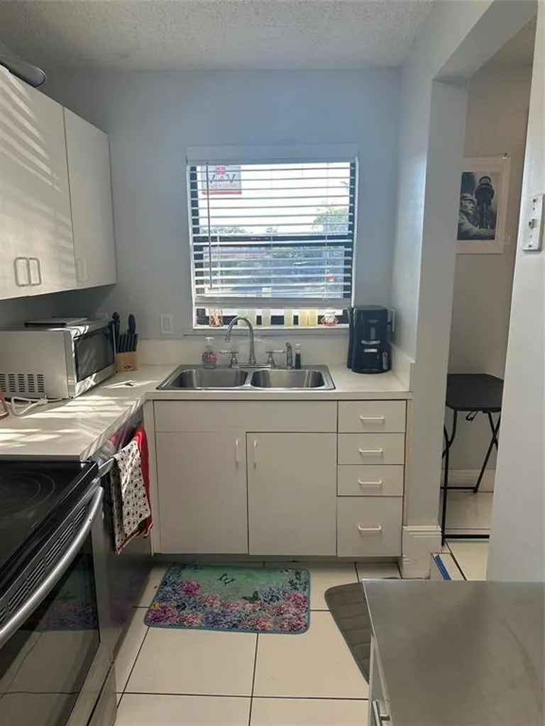 4121 NE 21st Terrace Lighthouse Point FL 33064
