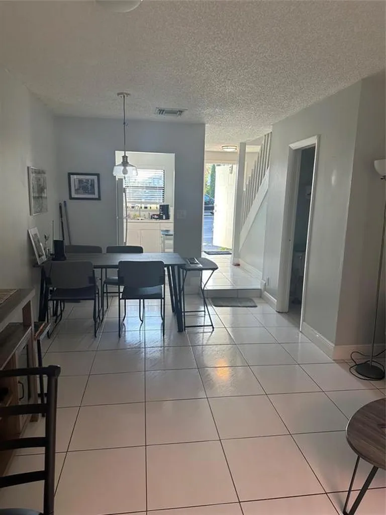 4121 NE 21st Terrace Lighthouse Point FL 33064
