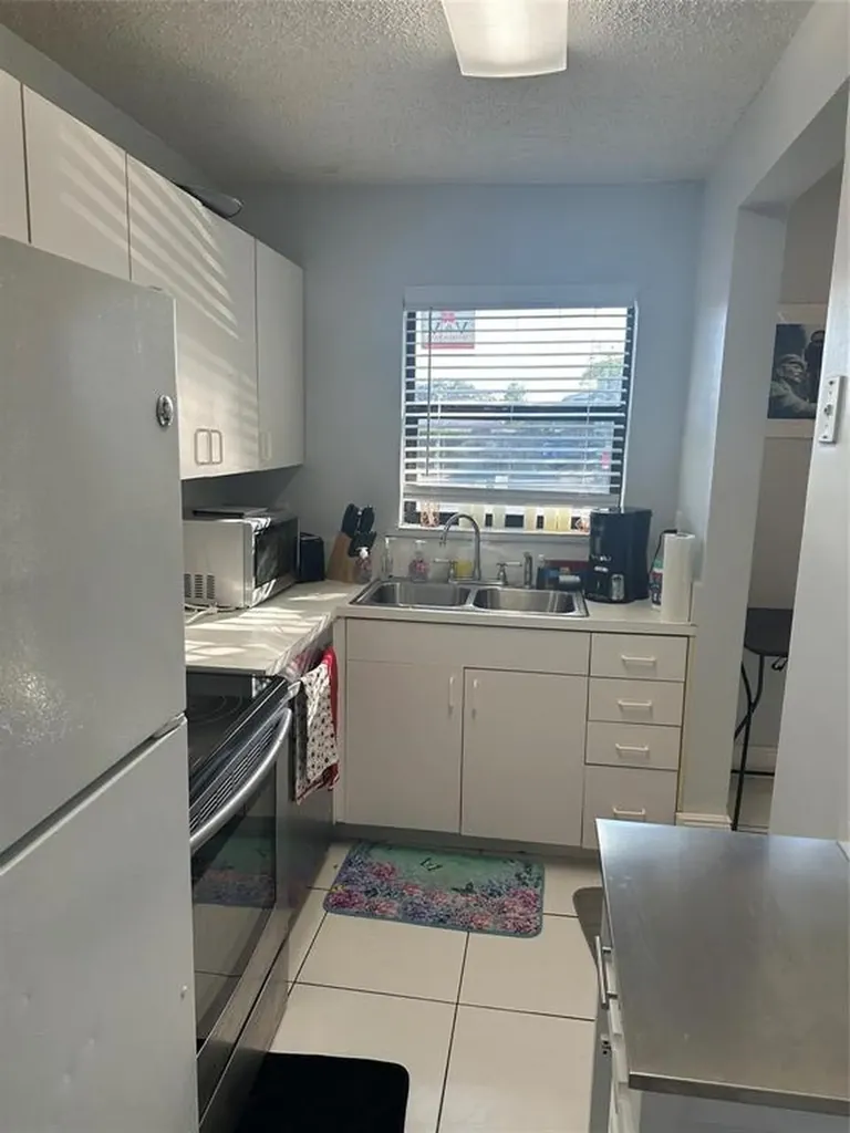 4121 NE 21st Terrace Lighthouse Point FL 33064