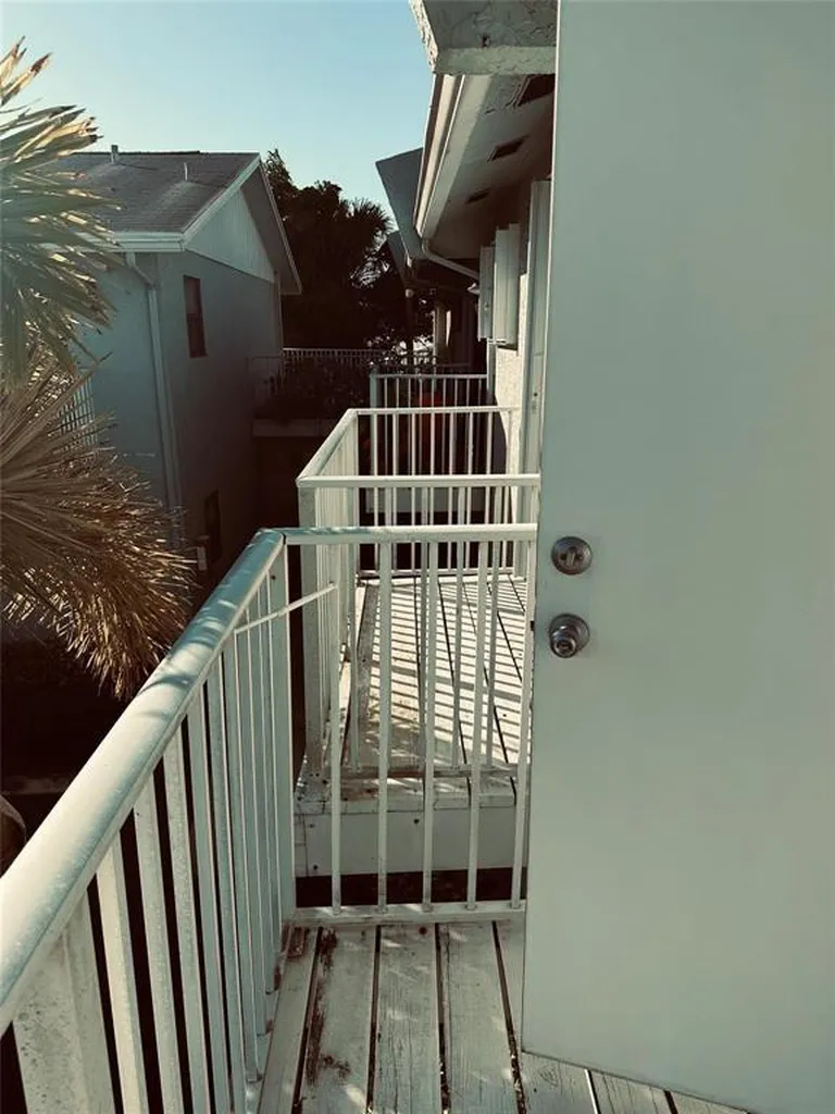 4121 NE 21st Terrace Lighthouse Point FL 33064