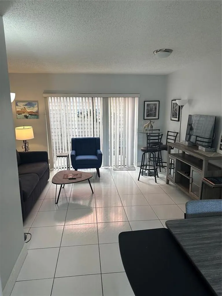 4121 NE 21st Terrace Lighthouse Point FL 33064