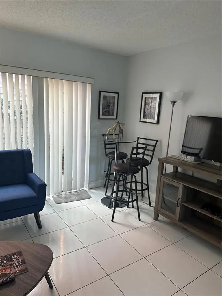 4121 NE 21st Terrace Lighthouse Point FL 33064