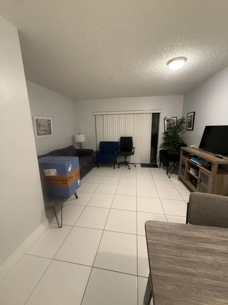 4121 NE 21st Terrace Lighthouse Point FL 33064