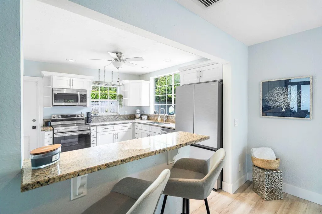 233 Lake Terrace Delray Beach FL 33444