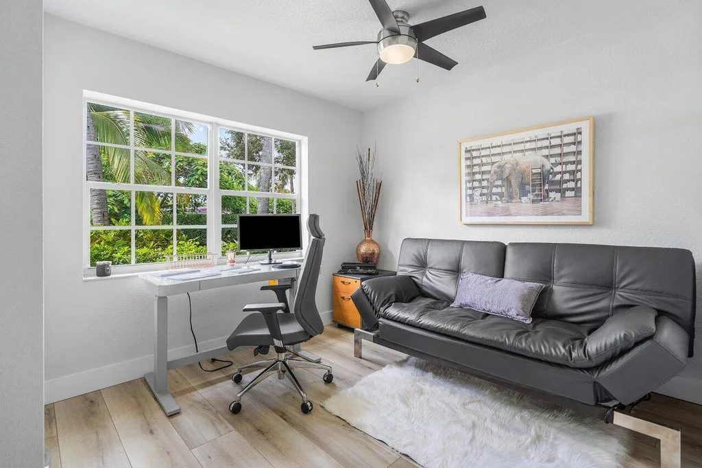 233 Lake Terrace Delray Beach FL 33444