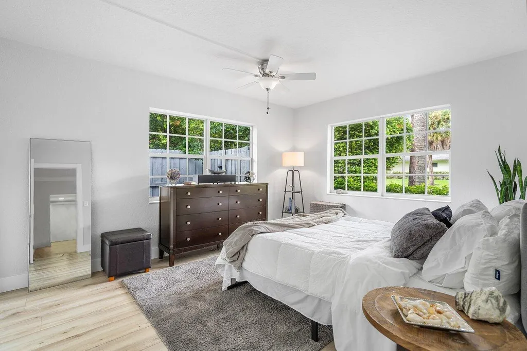 233 Lake Terrace Delray Beach FL 33444