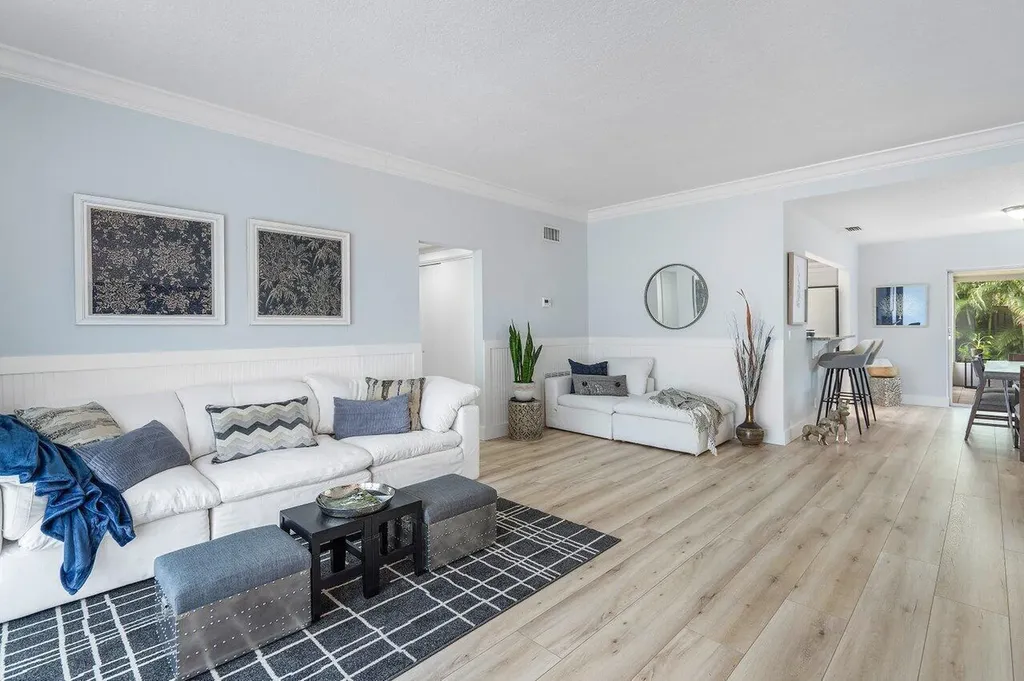 233 Lake Terrace Delray Beach FL 33444