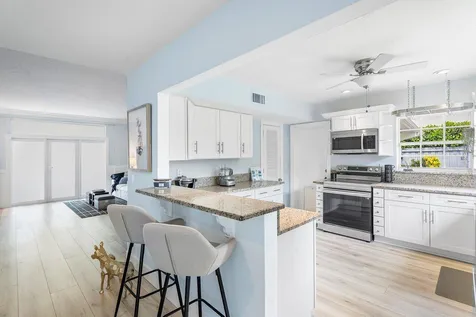233 Lake Terrace Delray Beach FL 33444