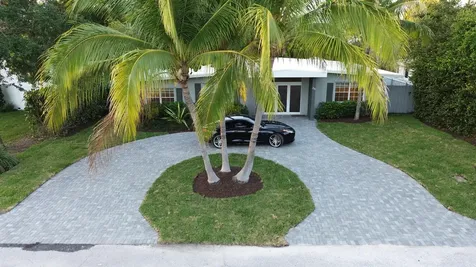233 Lake Terrace Delray Beach FL 33444
