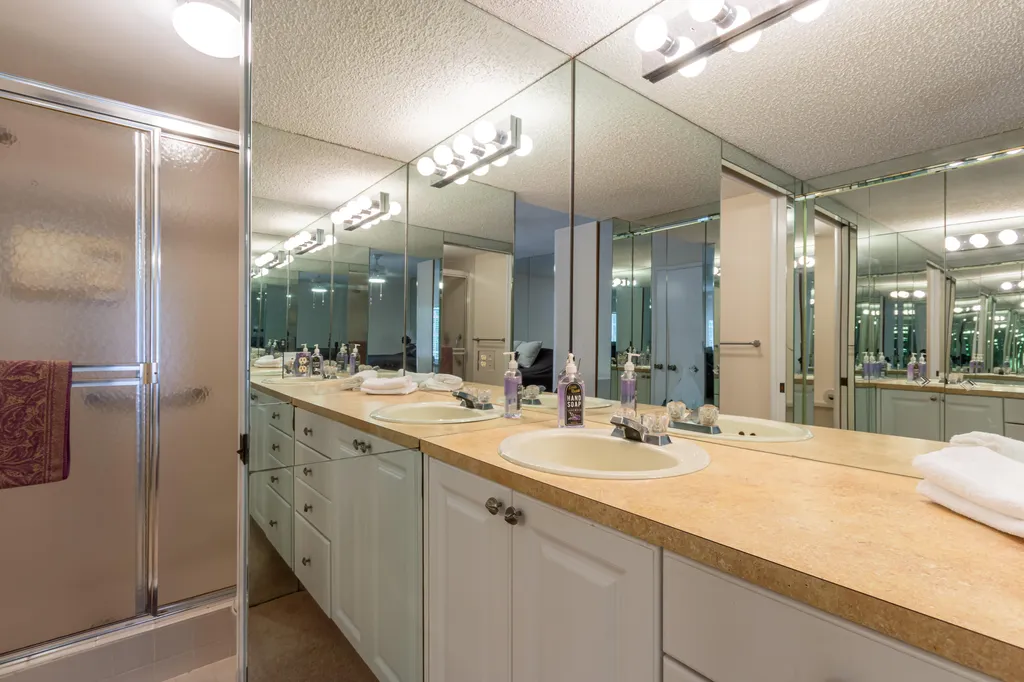 9185 Flynn Circle Boca Raton FL 33496