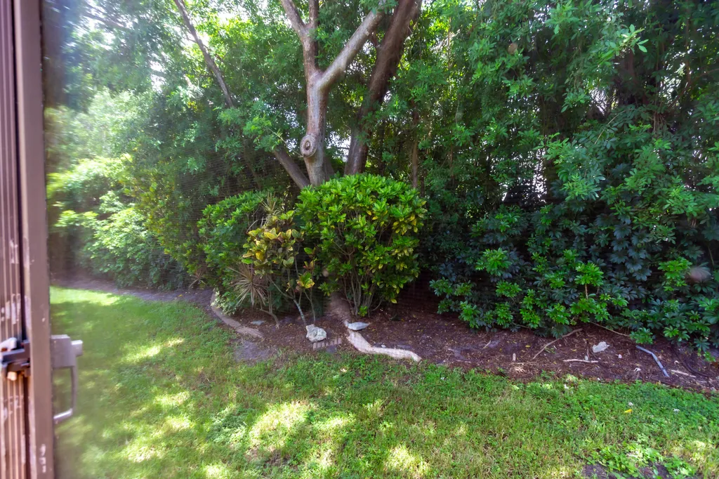 9185 Flynn Circle Boca Raton FL 33496