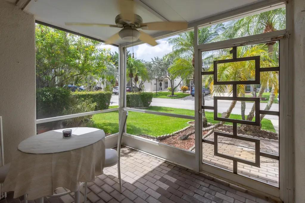 9185 Flynn Circle Boca Raton FL 33496