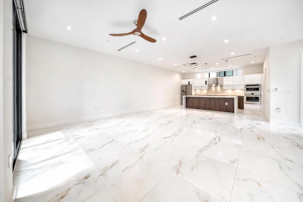 1052 N Victoria Park Road Fort Lauderdale FL 33304