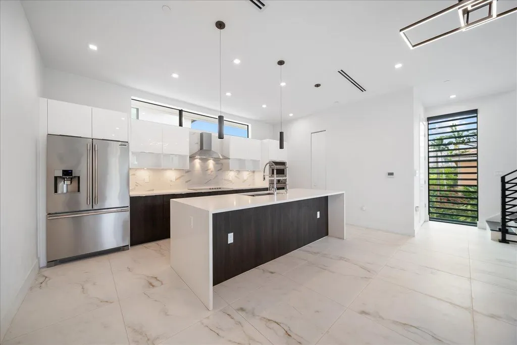 1052 N Victoria Park Road Fort Lauderdale FL 33304