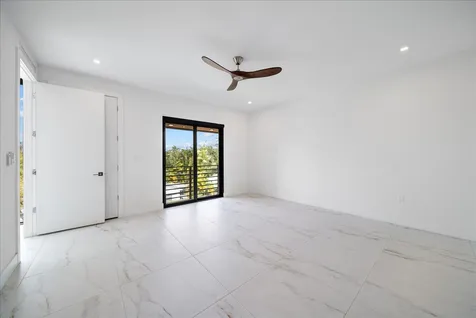 1052 N Victoria Park Road Fort Lauderdale FL 33304