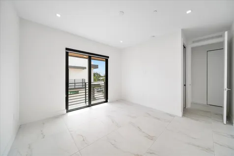 1052 N Victoria Park Road Fort Lauderdale FL 33304