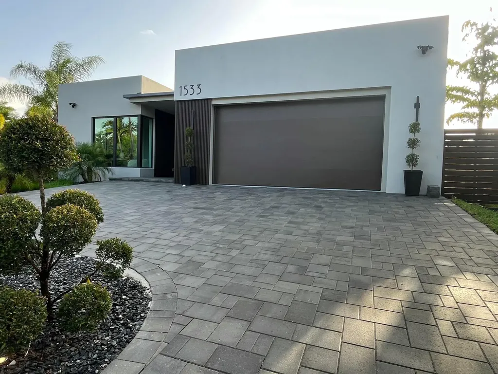 1533 NE 16th Avenue Fort Lauderdale FL 33304