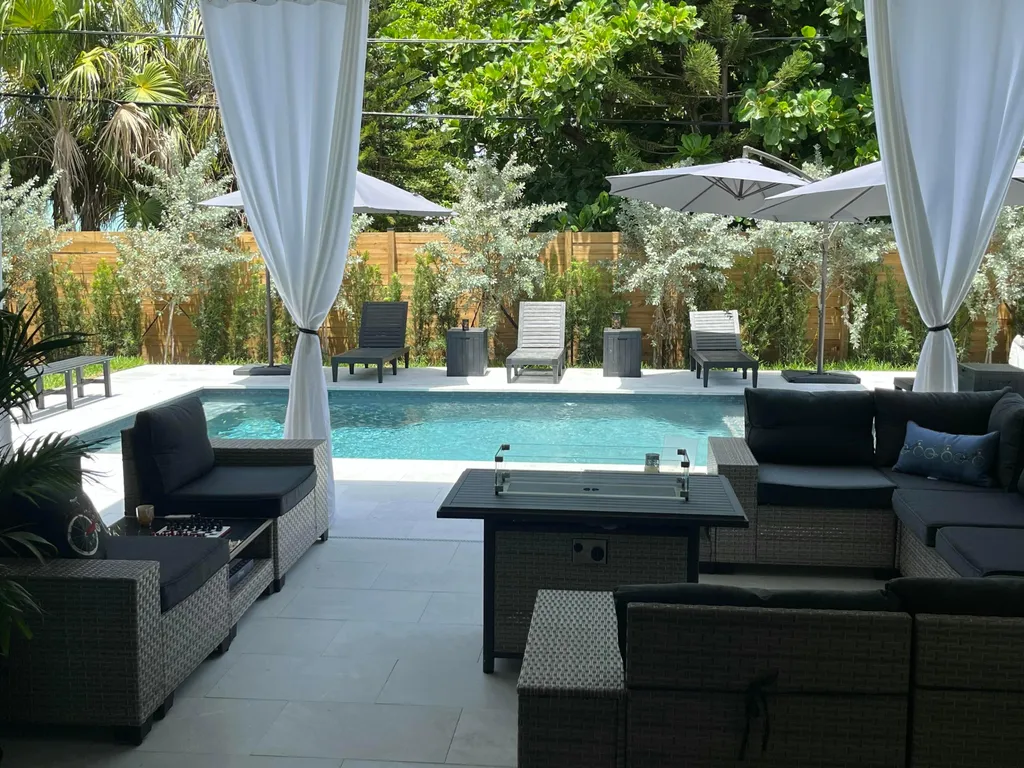 1533 NE 16th Avenue Fort Lauderdale FL 33304