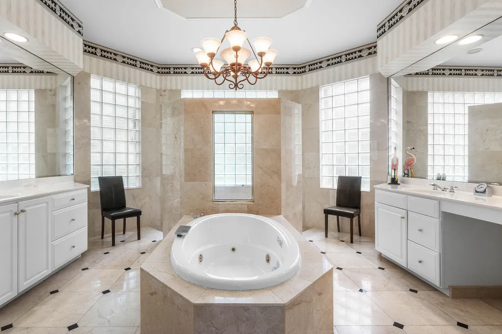 911 Forest Glen Lane Wellington FL 33414