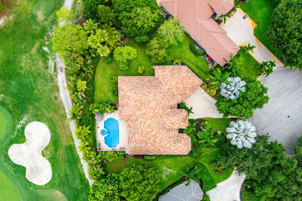 911 Forest Glen Lane Wellington FL 33414