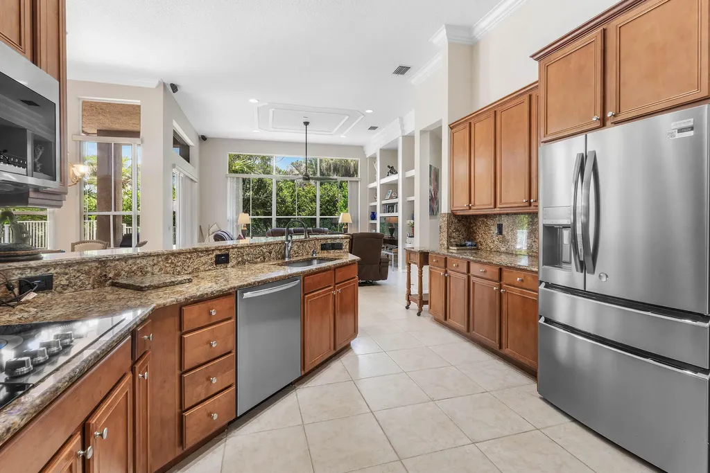 911 Forest Glen Lane Wellington FL 33414