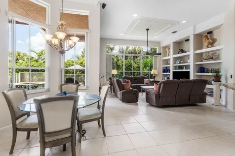 911 Forest Glen Lane Wellington FL 33414