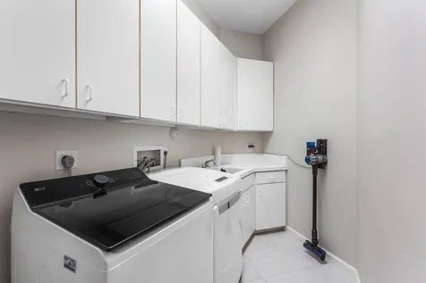 911 Forest Glen Lane Wellington FL 33414