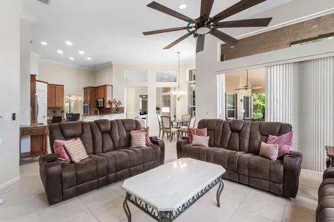 911 Forest Glen Lane Wellington FL 33414