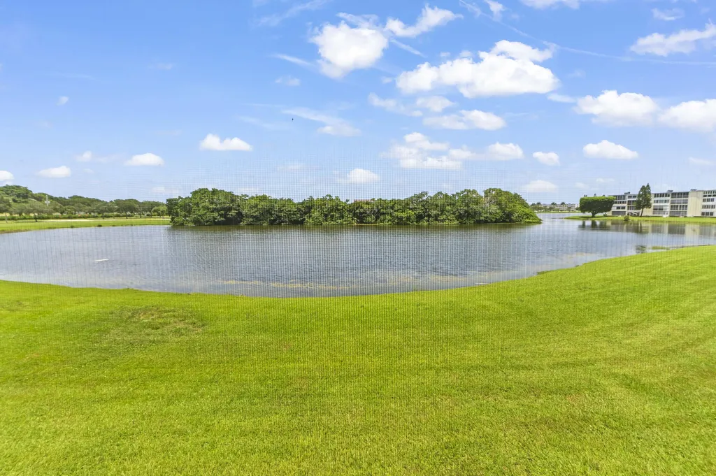 2056 Ainslie D Boca Raton FL 33434
