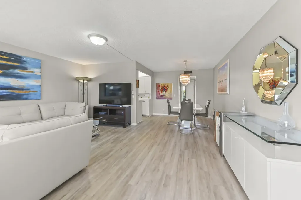2056 Ainslie D Boca Raton FL 33434