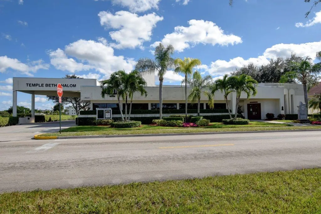 2056 Ainslie D Boca Raton FL 33434
