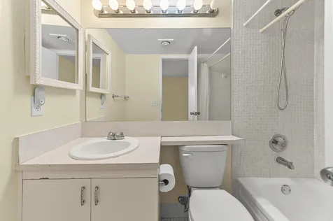 2056 Ainslie D Boca Raton FL 33434