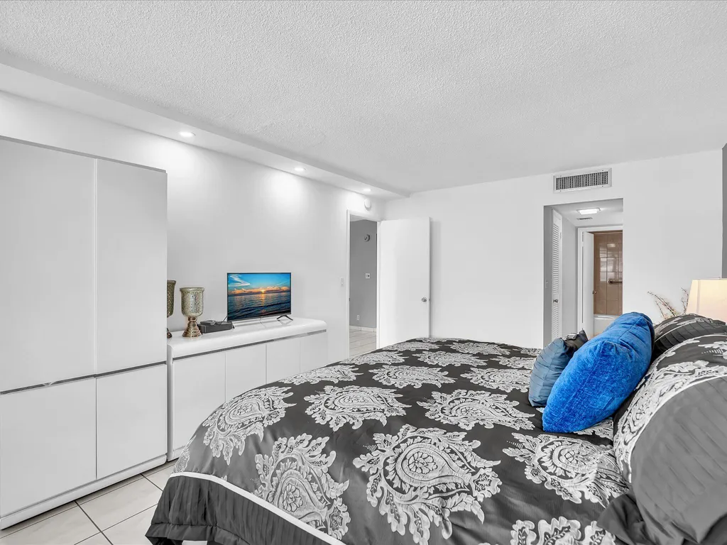 1410 S Ocean Drive Hollywood FL 33019